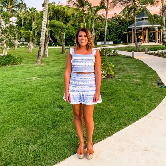 Meet your Posher, Heather - Picture 1 of 3